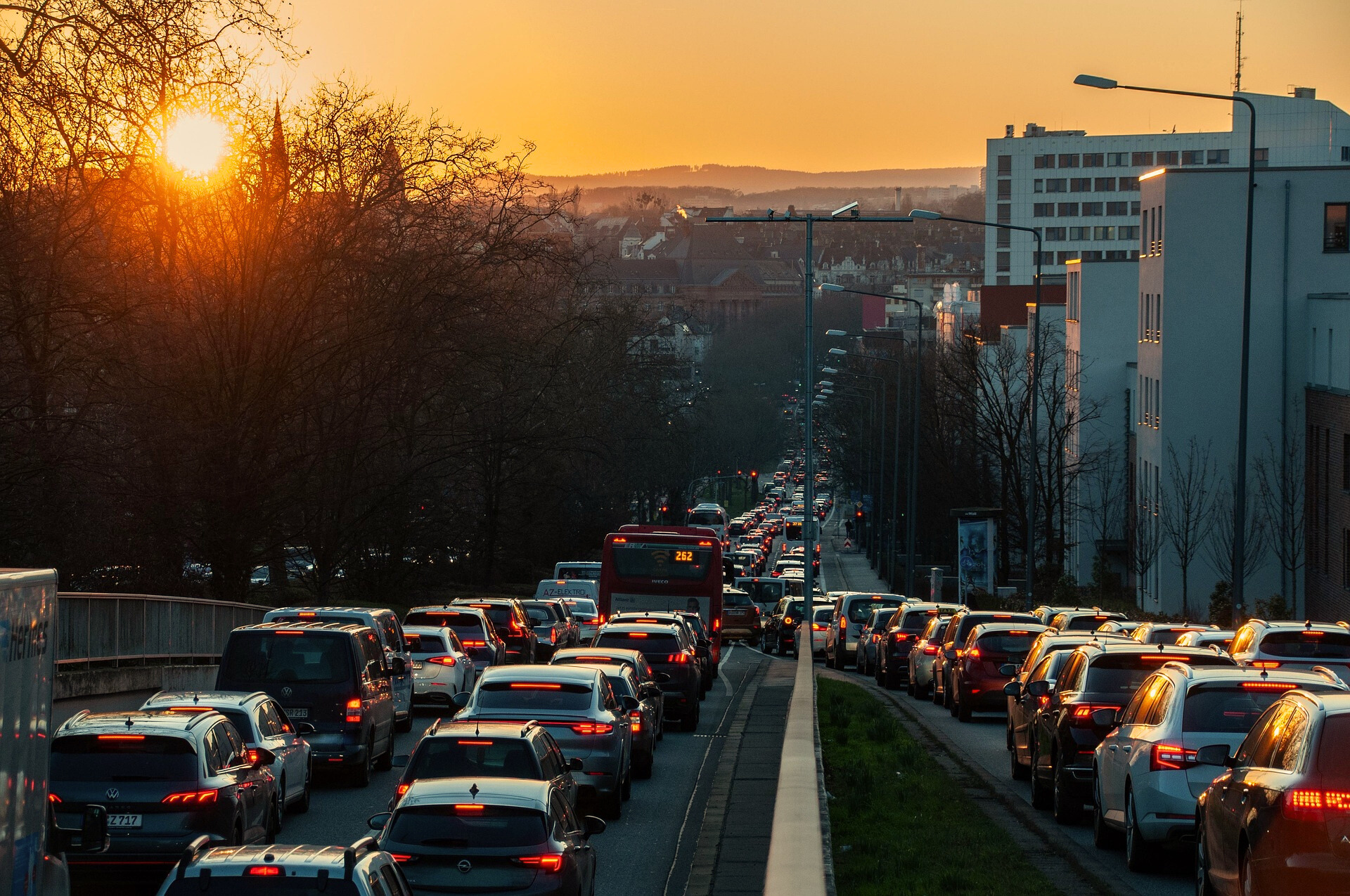 No trânsito, ela é o VAR dos motoristas